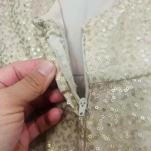 MoriLee Gold Sequin Gown
Sweetheart Neckline Illusion Size 6 - Picture 11 of 16